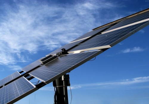 A Complete Guide to Tracking Systems for Commercial Solar Panels